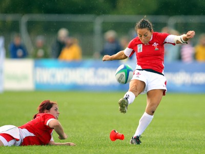 Huw Evans Agency 2010 - Wales' Non Evans kicks their first points of the game deep into the 2nd half - Wales v South Africa  - Women's  Rugby World Cup - Surrey Sports Park - 24/08/2010 - All rights reserved
