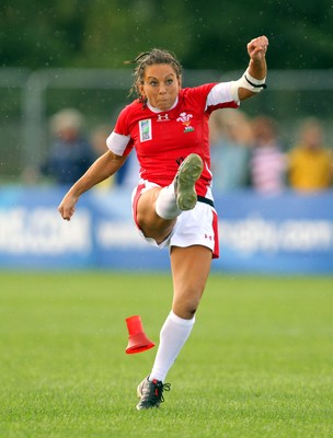 Huw Evans Agency 2010 - Wales' Non Evans kicks their first points of the game deep into the 2nd half v South Africa  - Women's  Rugby World Cup - Surrey Sports Park - 24/08/2010 - All rights reserved