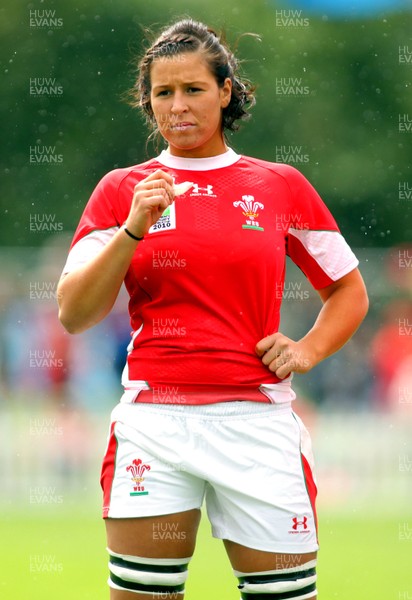 Huw Evans Agency 2010 -  Wales' Shona Powell-Hughes  Wales v South Africa  - Women's  Rugby World Cup - Surrey Sports Park - 24/08/2010 - All rights reserved