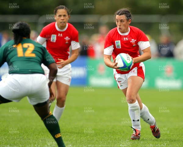 Huw Evans Agency 2010 - Awen Thomas   Wales v South Africa  - Women's  Rugby World Cup - Surrey Sports Park - 24/08/2010 - All rights reserved
