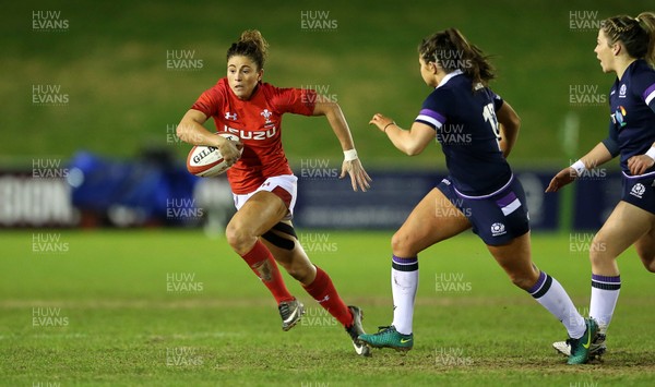 020218 - Wales Women v Scotland Women - Natwest 6 Nations - Jess Kavanagh Williams of Wales makes a break
