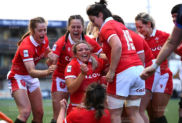 020422 - Wales Women v Scotland Women - TikTok Women’s Six Nations - Kelsey Jones of Wales scores try