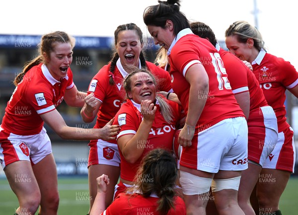 020422 - Wales Women v Scotland Women - TikTok Women’s Six Nations - Kelsey Jones of Wales scores try