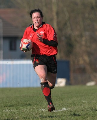 02.02.08 The Women's 6 Nations. Walesvs. Scotland. Taffs Well RFC, Cardiff, Wales.  Wales captain Mellissa Barry in full flight.  