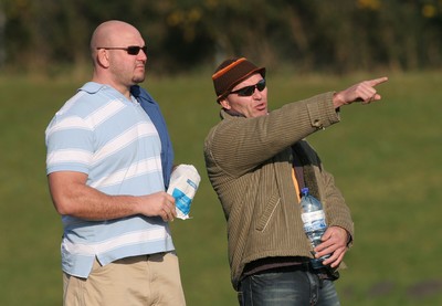 02.02.08 The Women's 6 Nations. Wales vs. Scotland. Taffs Well RFC, Cardiff, Wales.  Non Evans' partner Mark Perego(R) & Craig Quinnell share opinions as Wales Women take on Scottish women at Taffs Well RFC.   
