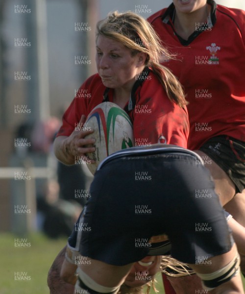 02.02.08 The Women's 6 Nations. Wales vs. Scotland. Taffs Well RFC, Cardiff, Wales.  Jenny Davies takes on Lana Blyth.  