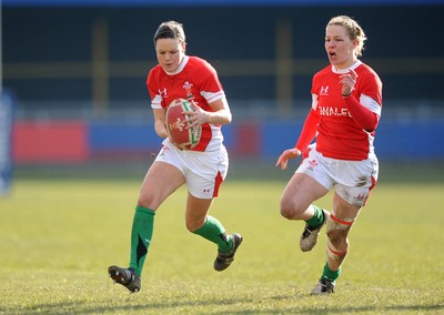 14.02.10 - Wales Women v Scotland Women- Womens Six Nations 2010 - Caryl James of Wales runs in to score try. 