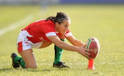14.02.10 - Wales Women v Scotland Women- Womens Six Nations 2010 - Non Evans of Wales. 