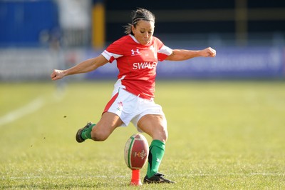 14.02.10 - Wales Women v Scotland Women- Womens Six Nations 2010 - Non Evans of Wales. 