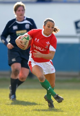 14.02.10 - Wales Women v Scotland Women- Womens Six Nations 2010 - Non Evans of Wales. 