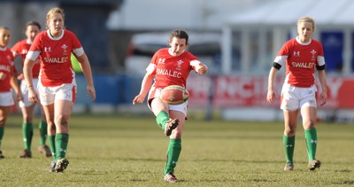 14.02.10 - Wales Women v Scotland Women- Womens Six Nations 2010 - Awen Thomas of Wales. 