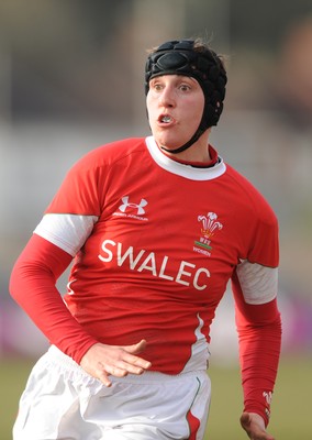 14.02.10 - Wales Women v Scotland Women- Womens Six Nations 2010 - Louise Horgan of Wales. 