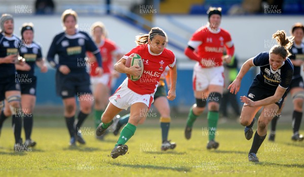 14.02.10 - Wales Women v Scotland Women- Womens Six Nations 2010 - Non Evans of Wales. 