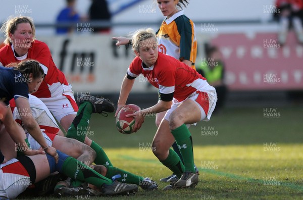 14.02.10 - Wales Women v Scotland Women- Womens Six Nations 2010 - Laura Prosser of Wales. 