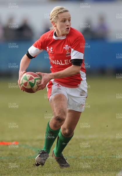 14.02.10 - Wales Women v Scotland Women- Womens Six Nations 2010 - Laura Prosser of Wales. 