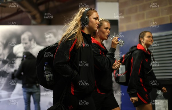 131121 - Wales Women v South Africa Women - Autumn Internationals - Niamh Terry of Wales arrives