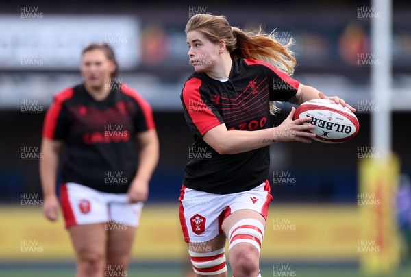 131121 - Wales Women v South Africa Women - Autumn Internationals - Bethan Lewis of Wales during the warm up