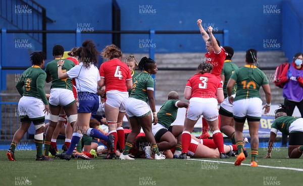 131121 - Wales Women v South Africa Women - Autumn Internationals - Carys Phillips of Wales pushes over the score a try