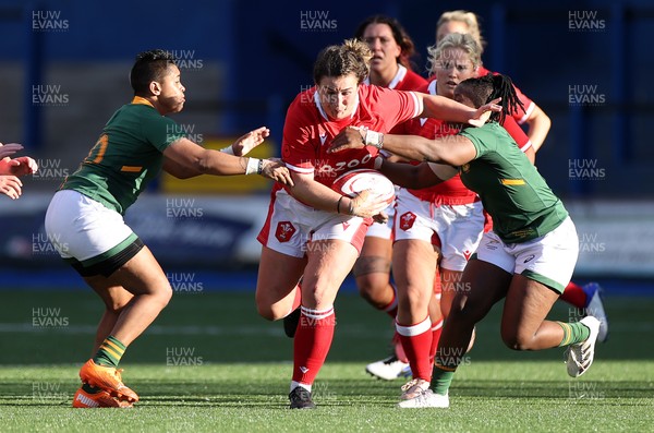 131121 - Wales Women v South Africa Women - Autumn Internationals - Siwan Lillicrap of Wales makes a break through