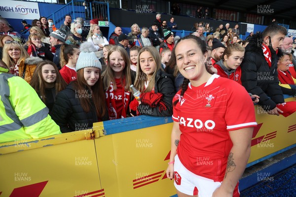 131121 - Wales Women v South Africa Women - Autumn Internationals - Ffion Lewis of Wales with fans