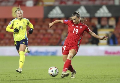 250225 - Wales v Sweden - UEFA Women's Nations League - Ella Powell of Wales