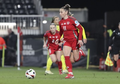 250225 - Wales v Sweden - UEFA Women's Nations League - Hannah Cain of Wales