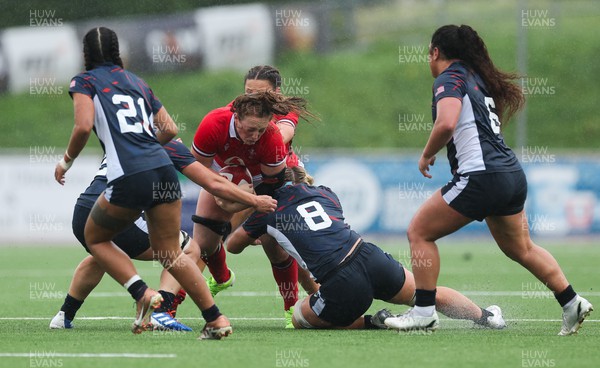 300923 - Wales Women v USA Women, International Test Match - Abbie Fleming of Wales takes on Rachel Johnson of USA