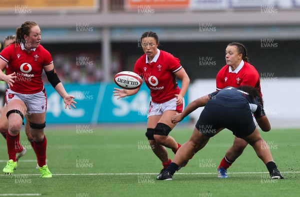 300923 - Wales Women v USA Women, International Test Match - Lleucu George of Wales passes to Abbie Fleming of Wales