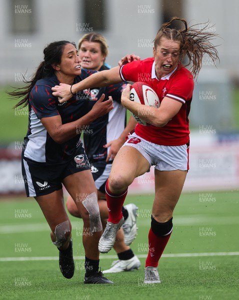 300923 - Wales Women v USA Women, International Test Match - Lisa Neumann of Wales charges for the line