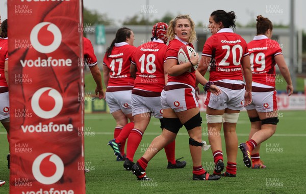 300923 - Wales Women v USA Women, International Test Match - Alex Callender of Wales after scoring try