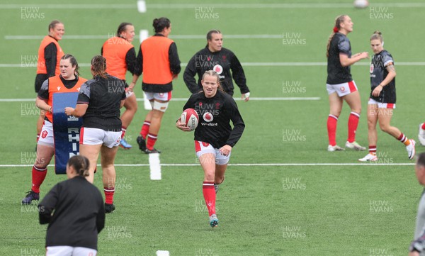 300923 - Wales Women v USA Women, International Test Match - Carys Cox of Wales of Wales during warm up