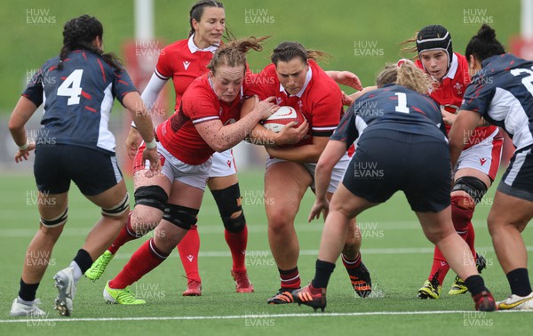 300923 - Wales Women v USA Women, International Test Match - Abbie Fleming of Wales and Gwenllian Pyrs of Wales charge forward