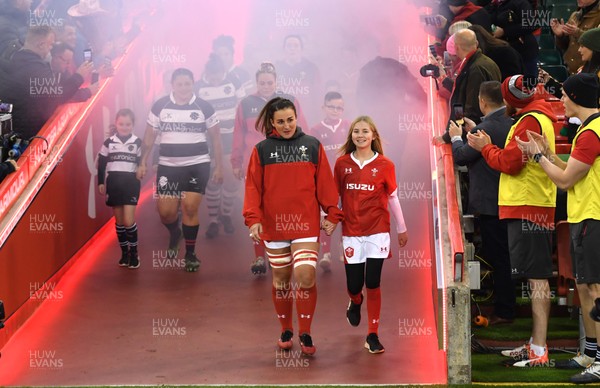 301119 - Wales Women v Barbarians Women - International Rugby - Siwan Lillicrap of Wales leads out her side