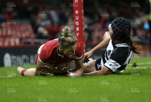 301119 - Wales Women v Women Barbarians - Keira Bevan of Wales scores a try