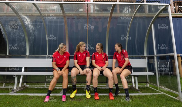 260822 - Wales Women Walkthrough - Wales’ Lowri Norkett, Beth Lewis, Manon Johnes and Caitlin Lewis during the Walkthrough ahead of Canada Women v Wales Women