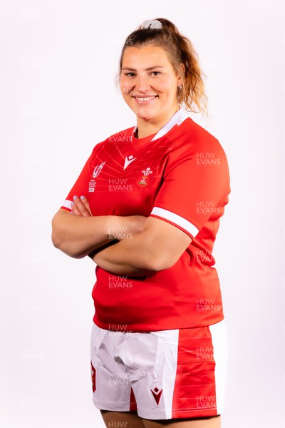 130922 - Wales Women World Cup Squad Portraits - Gwenllian Pyrs