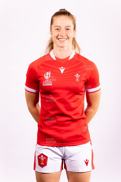 130922 - Wales Women World Cup Squad Portraits - Lisa Neumann