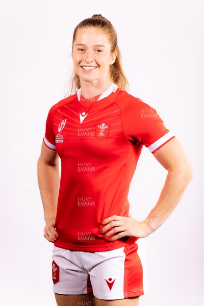 130922 - Wales Women World Cup Squad Portraits - Lisa Neumann