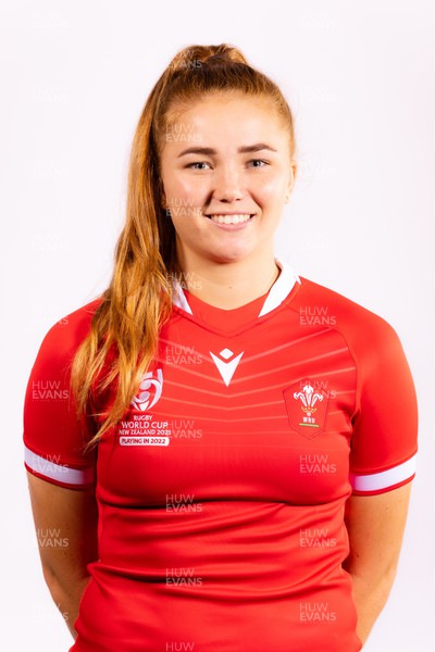 130922 - Wales Women World Cup Squad Portraits - Niamh Terry