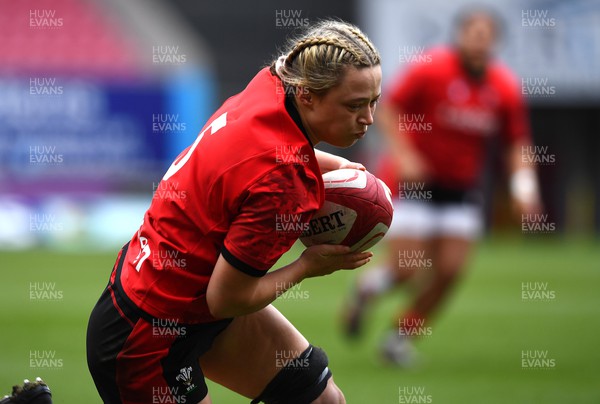 120322 - Wales Women XV v USA Falcons - Friendly Rugby International - Alisha Butchers of Wales scores try
