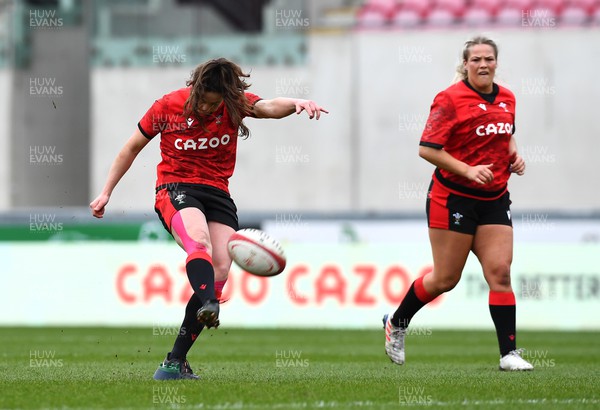 120322 - Wales Women XV v USA Falcons - Robyn Wilkins of Wales kicks at goal