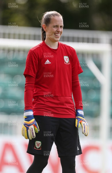 300818 - Wales Women Football Training - Laura O'Sullivan during training