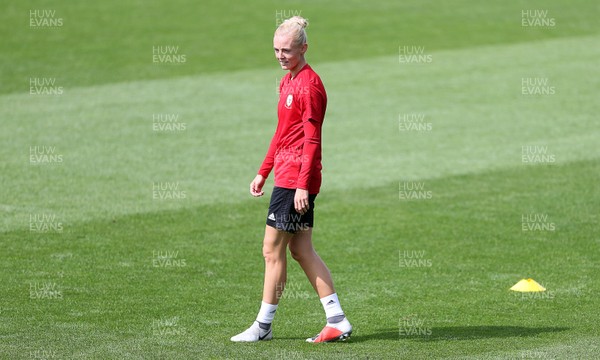 300818 - Wales Women Football Training - Sophie Ingle during training