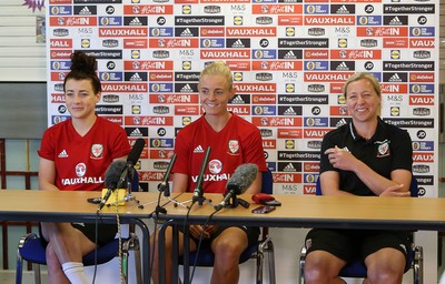 Wales Womens Football Training 110618