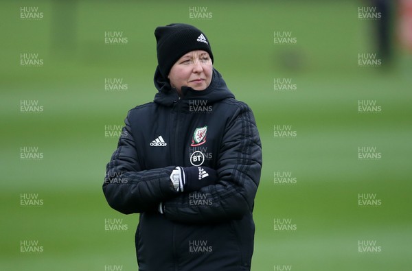 301120 - Wales Women Football Training - Wales Manager Jayne Ludlow