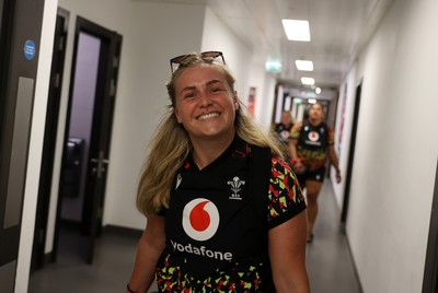 260626 - Wales Womens Rugby Captains Run at Twickenham ahead of their game against the Barbarians tomorrow - Alex Callender