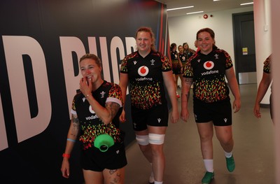 260626 - Wales Womens Rugby Captains Run at Twickenham ahead of their game against the Barbarians tomorrow - Keira Bevan, Alaw Pyrs and Maisie Davies