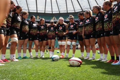 260626 - Wales Womens Rugby Captains Run at Twickenham ahead of their game against the Barbarians tomorrow - Wales team huddle