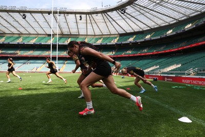260626 - Wales Womens Rugby Captains Run at Twickenham ahead of their game against the Barbarians tomorrow - Nel Metcalfe