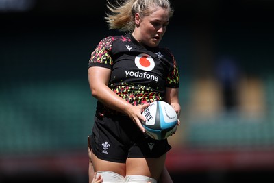 260626 - Wales Womens Rugby Captains Run at Twickenham ahead of their game against the Barbarians tomorrow - Alex Callender